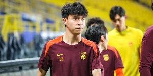 韩乔生：黄政宇出任单后腰没收到太好效果，王钰栋表现可圈可点