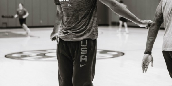 威少重返母校UCLA参与训练 亲自指导年轻球员保持竞技状态