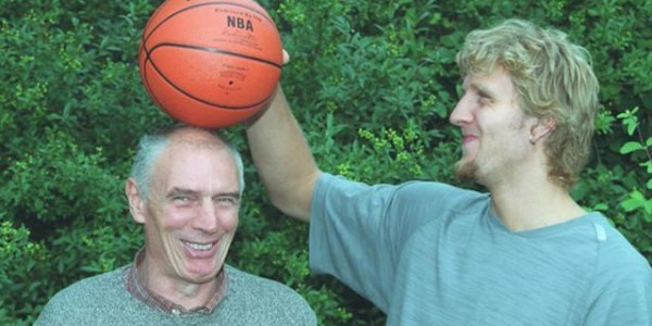 博鱼-私奔离队敲开NBA大门 诺维茨基成欧洲先驱多亏他